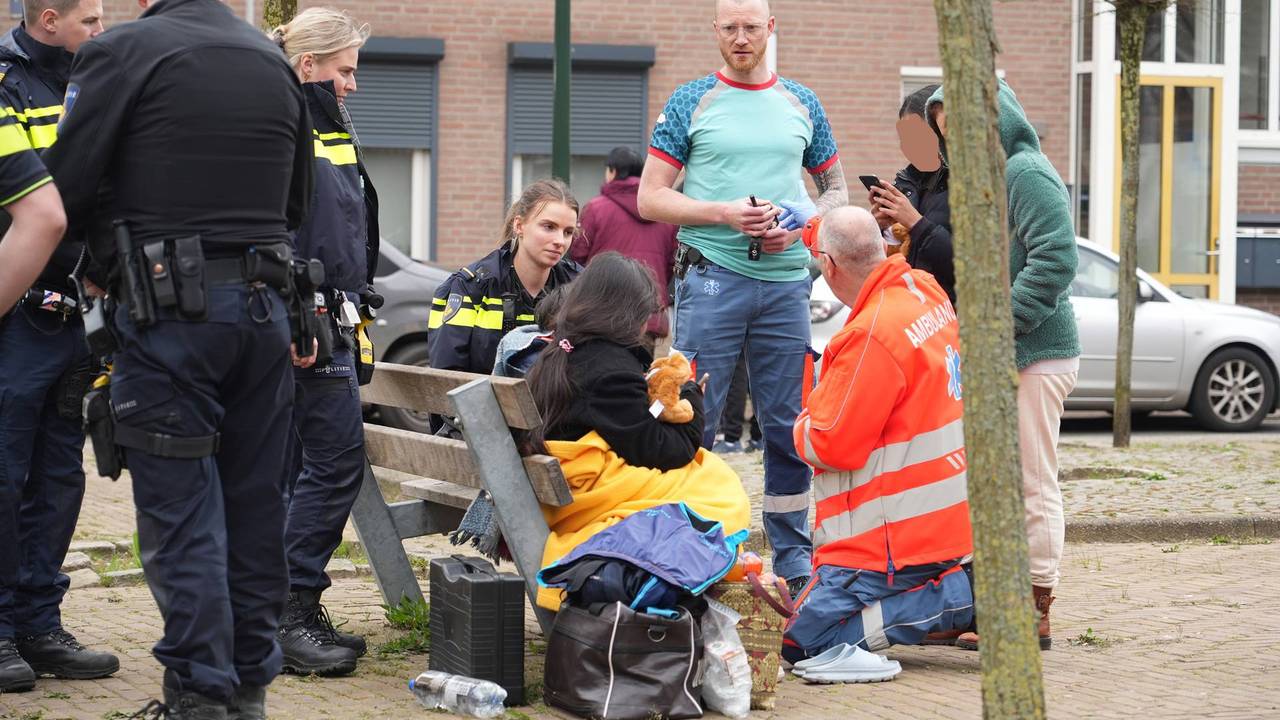 Meerdere gewonden door brand in huis: drie kinderen betrokken (foto: Jeroen Stuve / Persbureau Heitink).