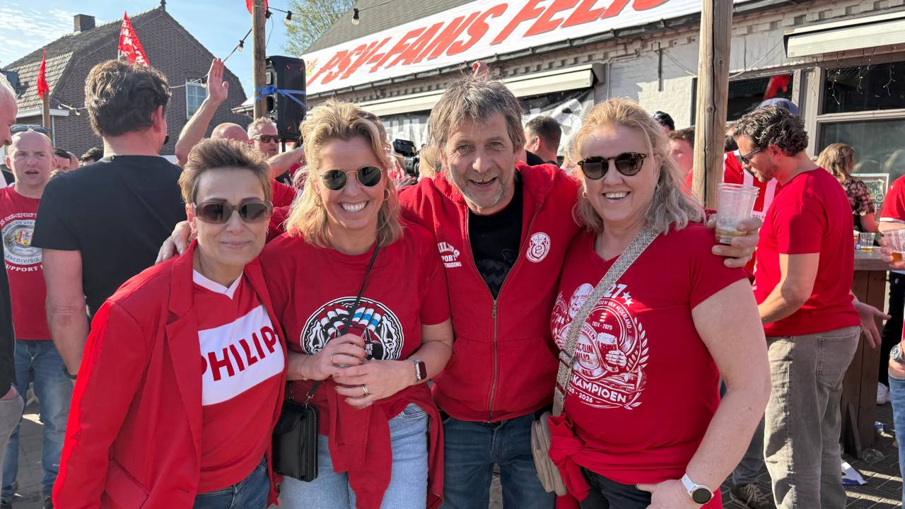 Supporters bij het kampioensfeest in Erp