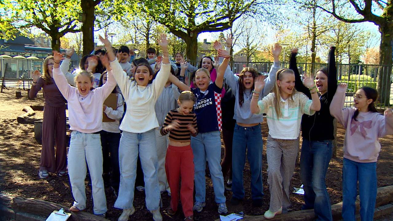 Gejuich op het schoolplein in Eindhoven: voor PSV en de Buitenlesdag