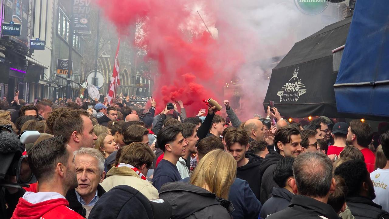 Feest op Stratumseind (foto: Noël van Hooft).