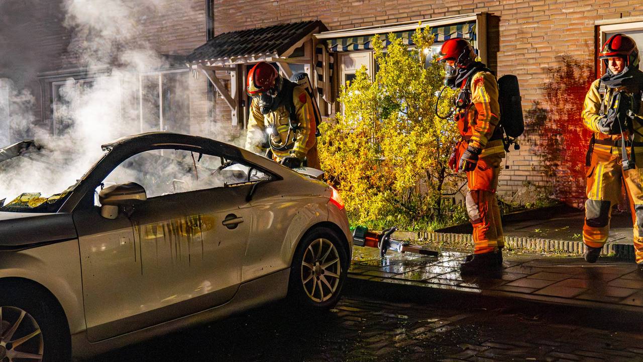 De bewoners in de wijk schrokken rond tien voor half vier vijf wakker van een harde knal. (Harrie Grijseels / Persbureau Heitink.)