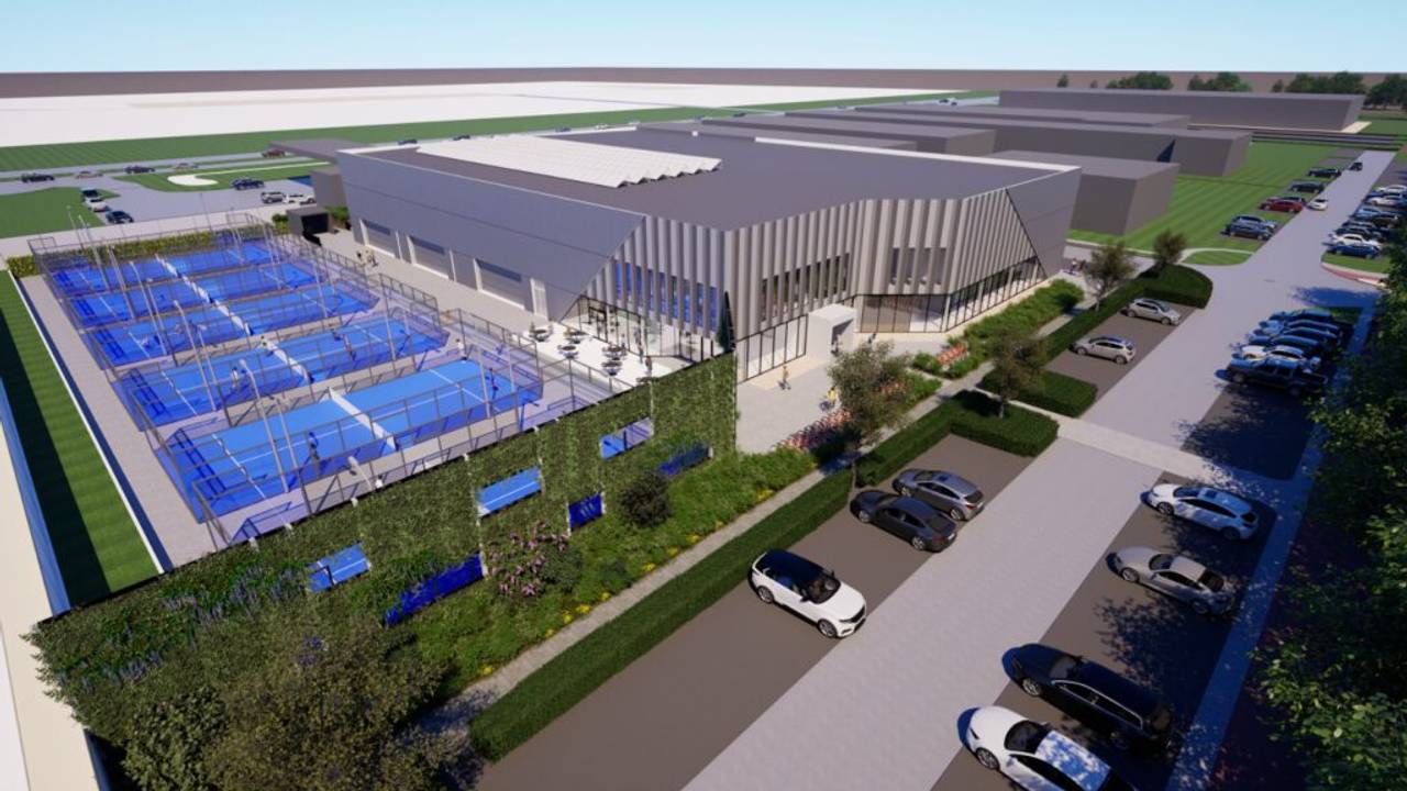 De meest recente impressie van het padelcentrum in de Reeshof. Dit jaar begint de bouw (foto: Omroep Tilburg).