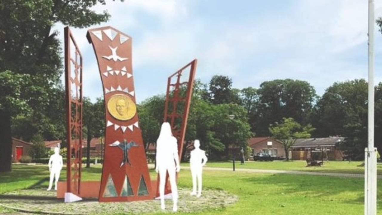 Het monument voor Chris Soumokil (foto: Bart Belonje).