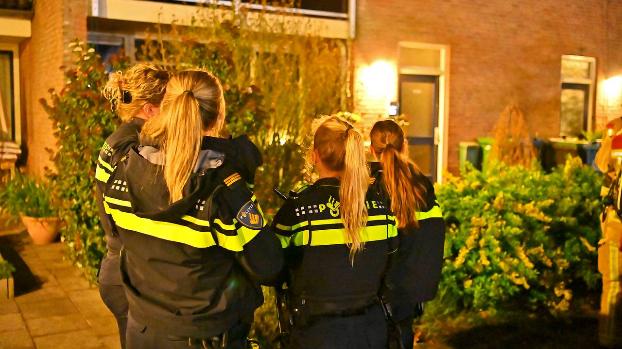 Dode gevonden bij felle brand in huis Heeze, overburen belden 112