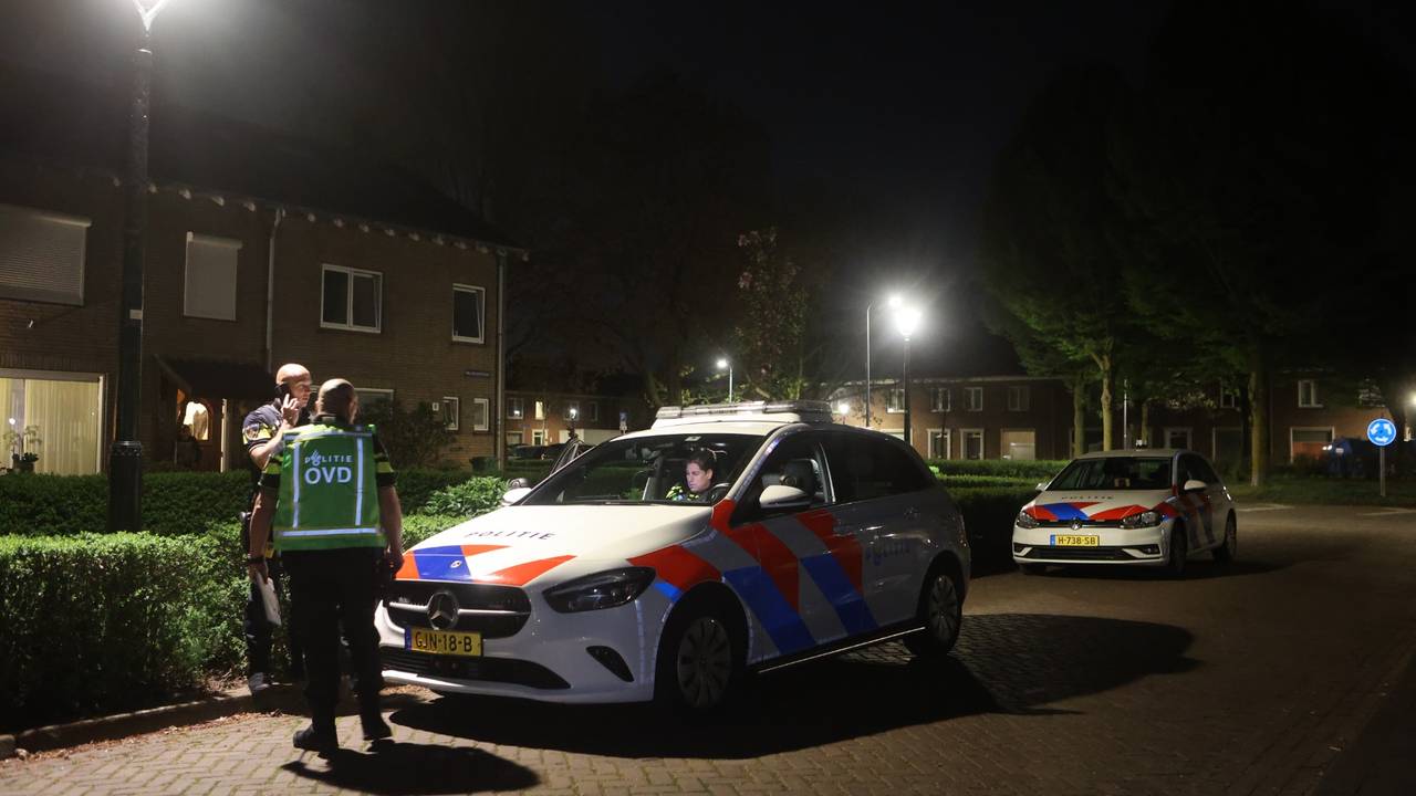 Woningoverval in Palmboomstraat Den Bosch, bewoner gewond (foto: Bart Meesters / Persbureau Heitink)