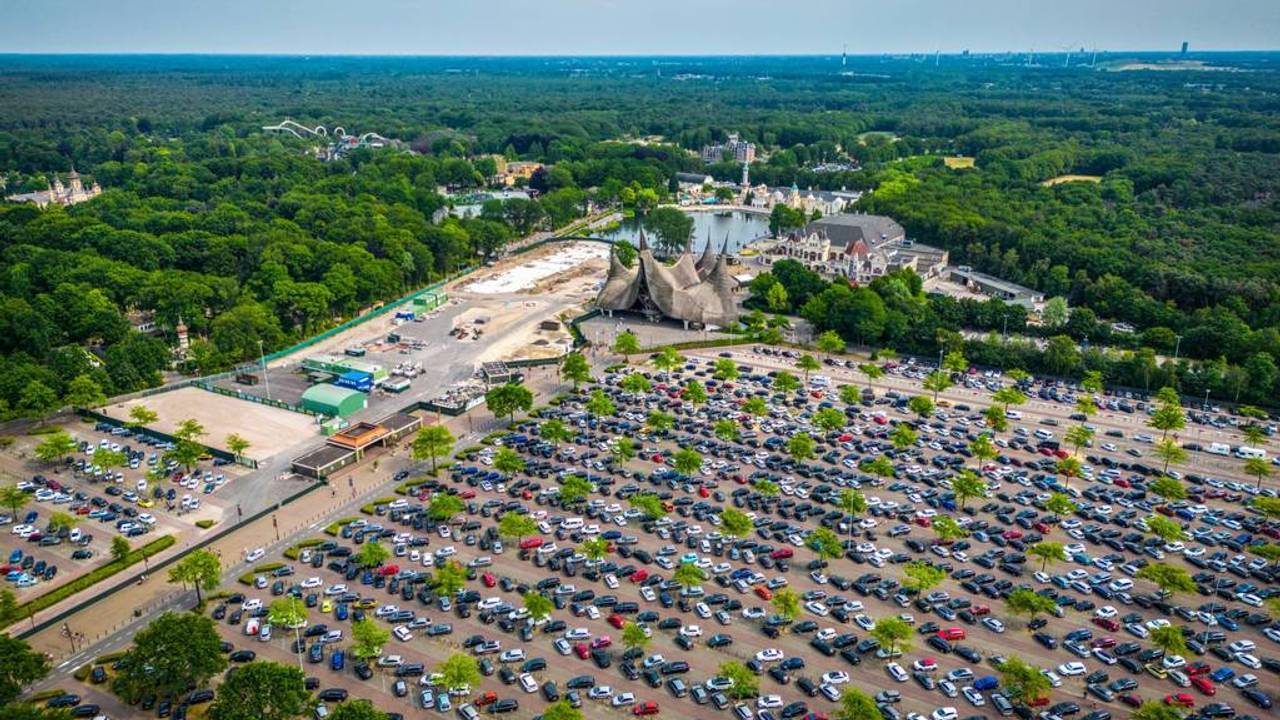 De parkeerplaats van de Efteling (Foto: ANP).