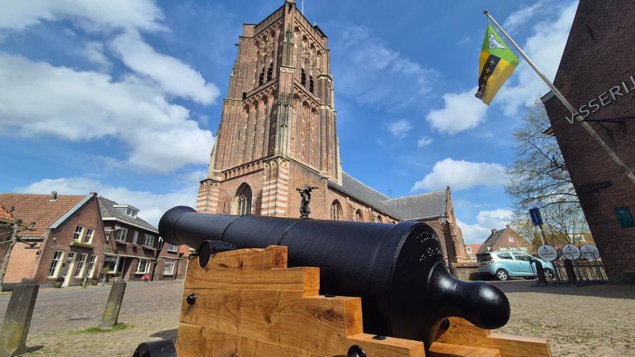 Het gerestaureerde kanon in Woudrichem (foto: Niek de Bruijn)