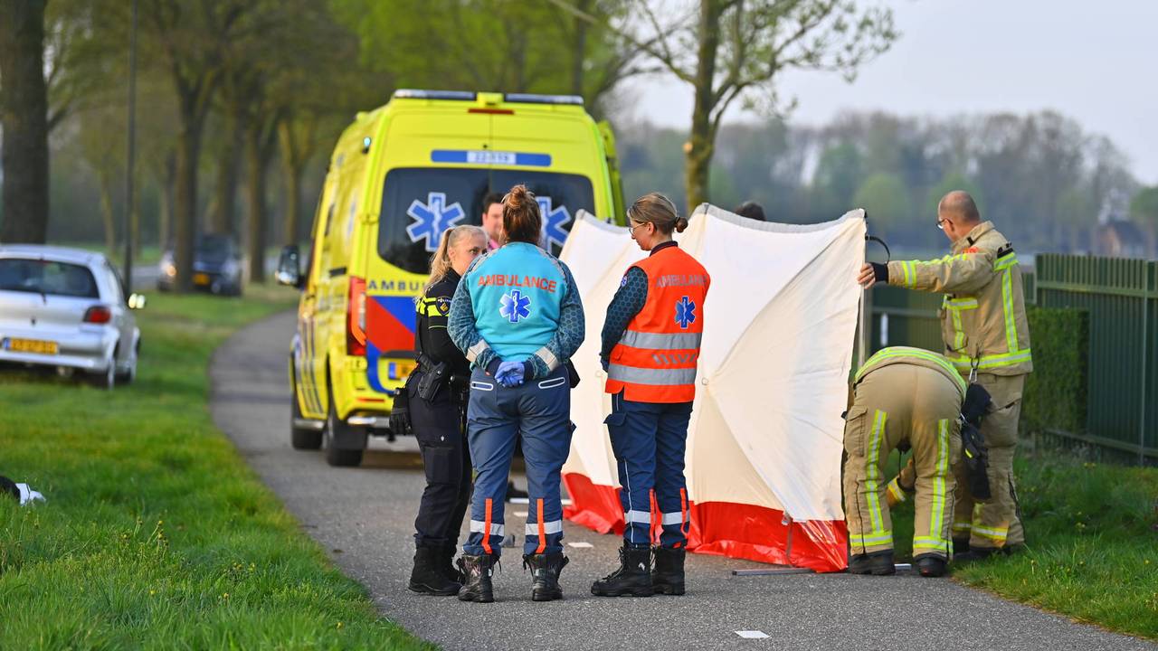 Motorrijder (50) overleden na botsing met auto in Budel