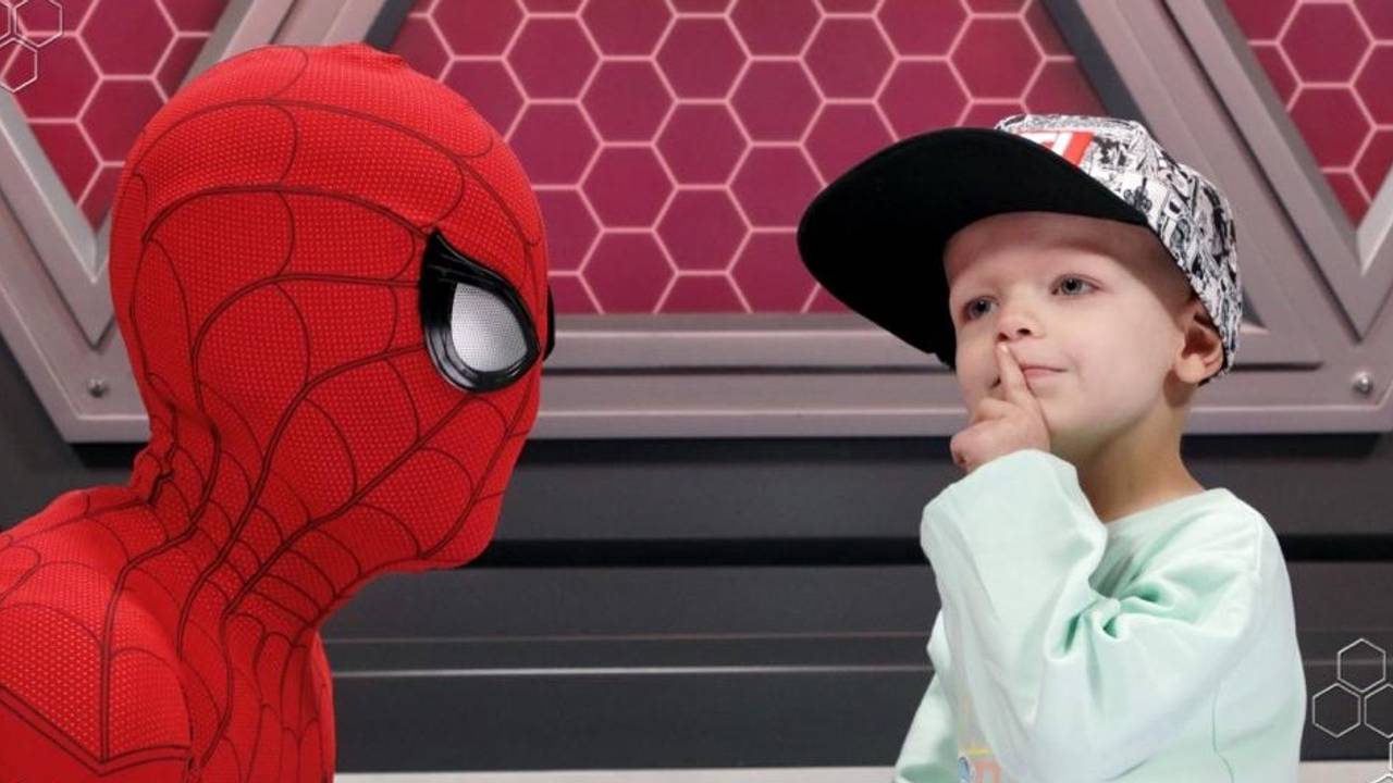 Cas was gek op superhelden. 