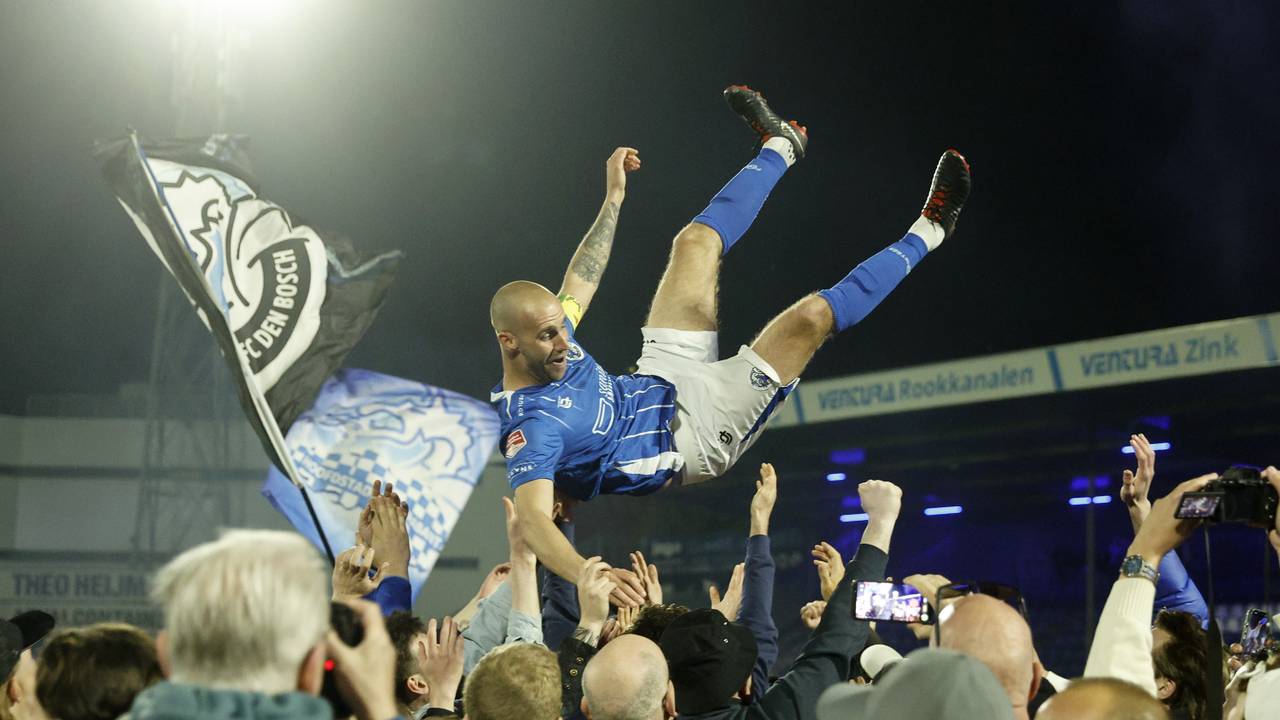 Danny Verbeek neemt afscheid bij FC Den Bosch (foto: ANP)