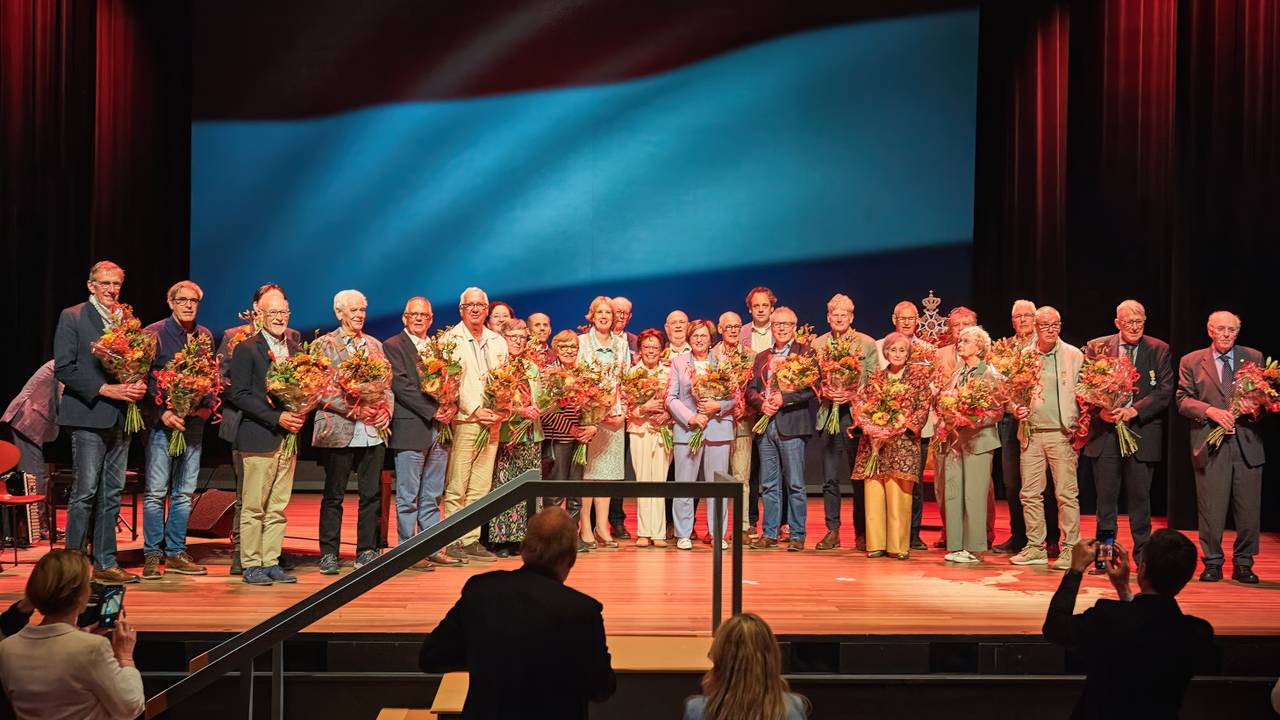 De lintjesregen in Bergen op Zoom (foto: Corne de Weert).