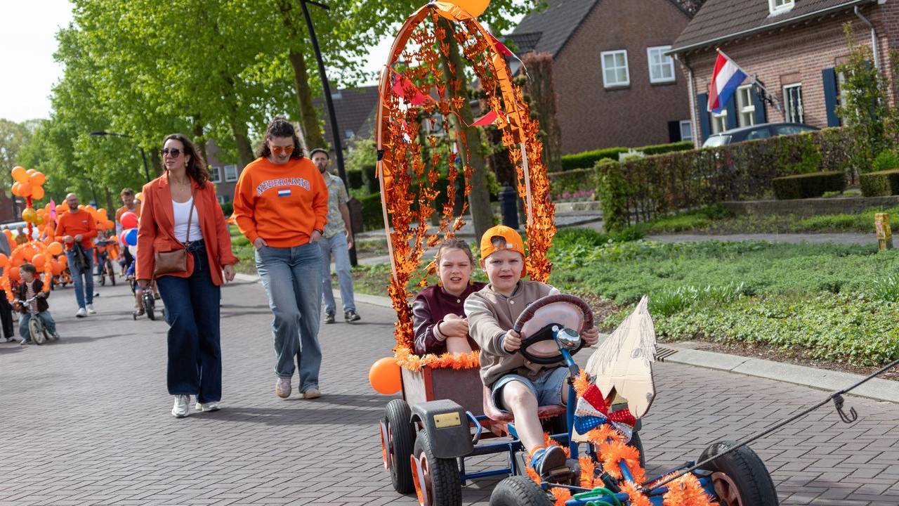 De Kinderoptocht was weer een groot succes in Overloon (foto: Albert Hendriks).