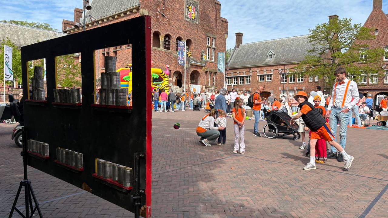 De oud-Hollandse spelletjes zijn een razend succes (foto: Manon Snoeren / Omroep Brabant).