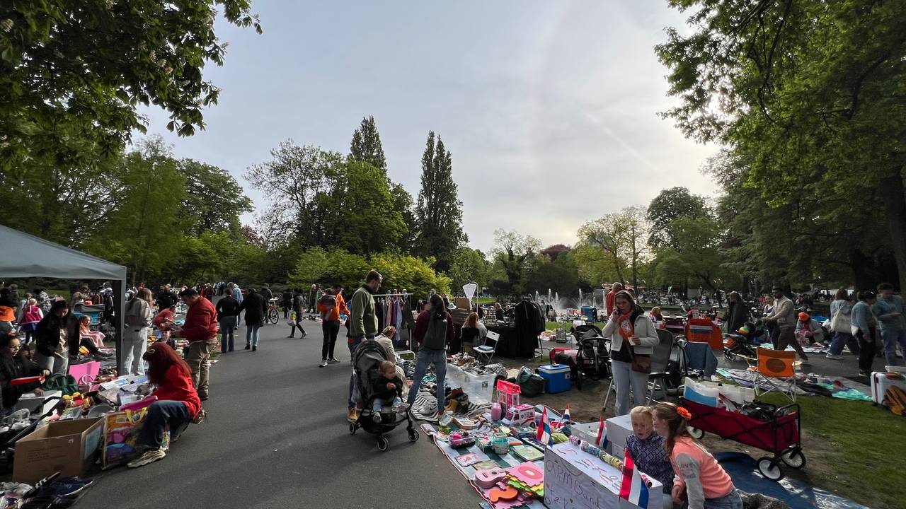 De Kindervrijmarkt in Stadspark Valkenberg (foto: Henk Voermans).