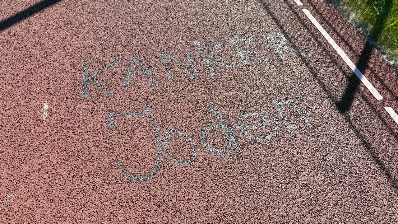 Jodenhaat op het fietspad in Nuenen