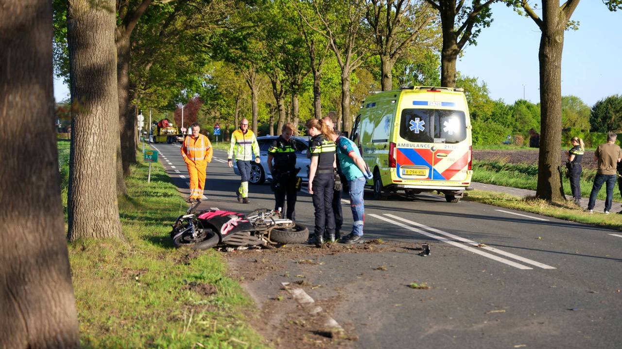 Motorrijder gewond na botsing met auto in Boekel