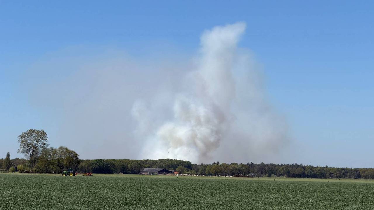Brand op de Oirschotse Heide (foto: Persbureau Heitink).