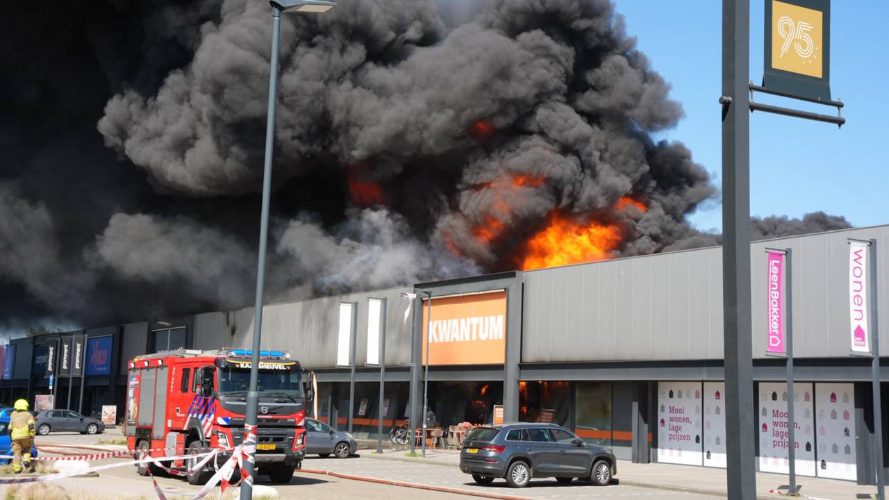 Kortsluiting veroorzaakte gigantische brand op woonboulevard in Waalwijk