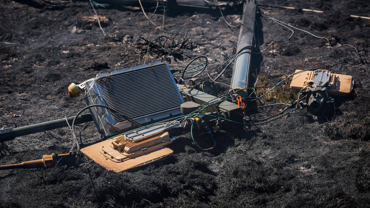 Restanten van de zendmast op de Oirschotse Heide (foto: Persbureau Heitink).