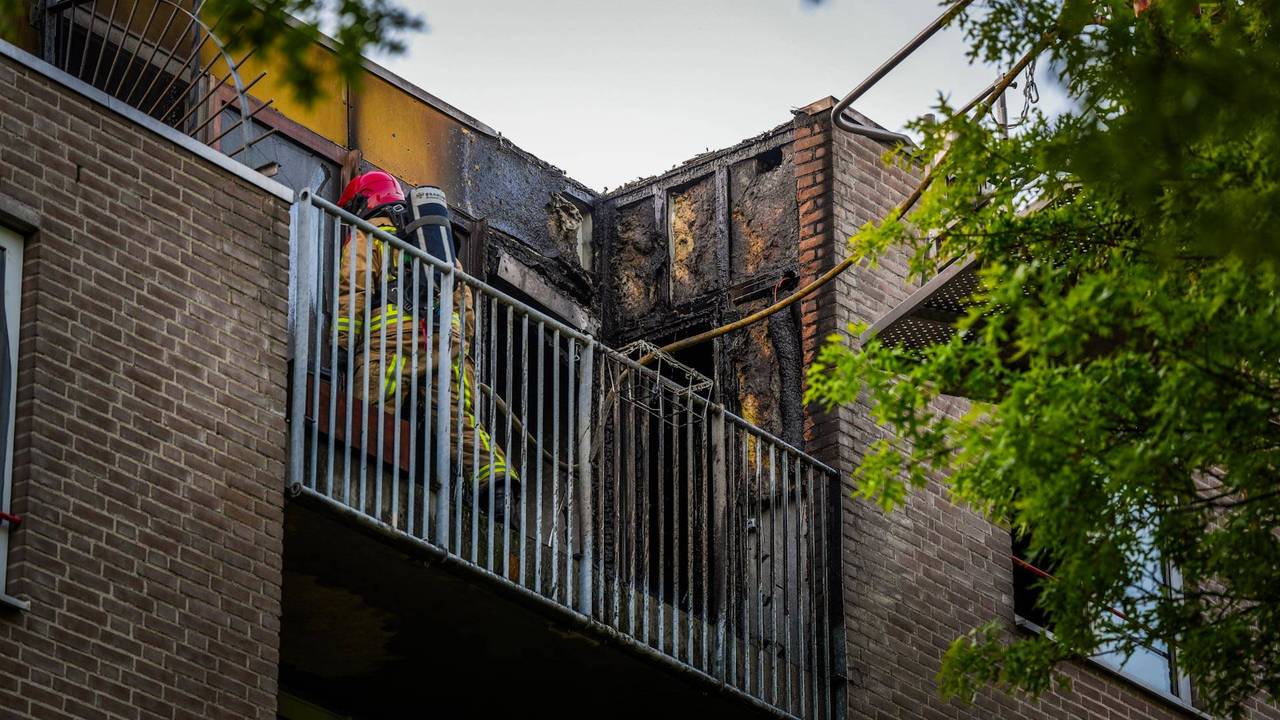 De brand was kort, maar fel (foto: Persbureau Heitink).