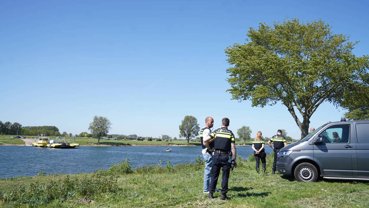 Lichaam in auto die in de Maas werd gevonden is van vermiste vrouw