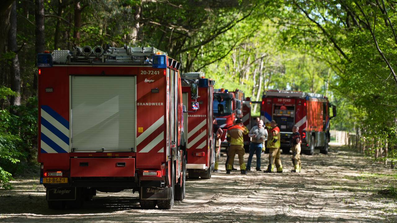 Bosbrand in Loon op Zand (foto: Erik Haverhals/Persbureau Heitink).