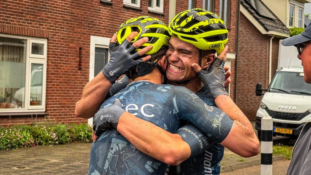 Een emotionele winnaar Roan Konings in Hoogerheide (foto: Alain Heeren).