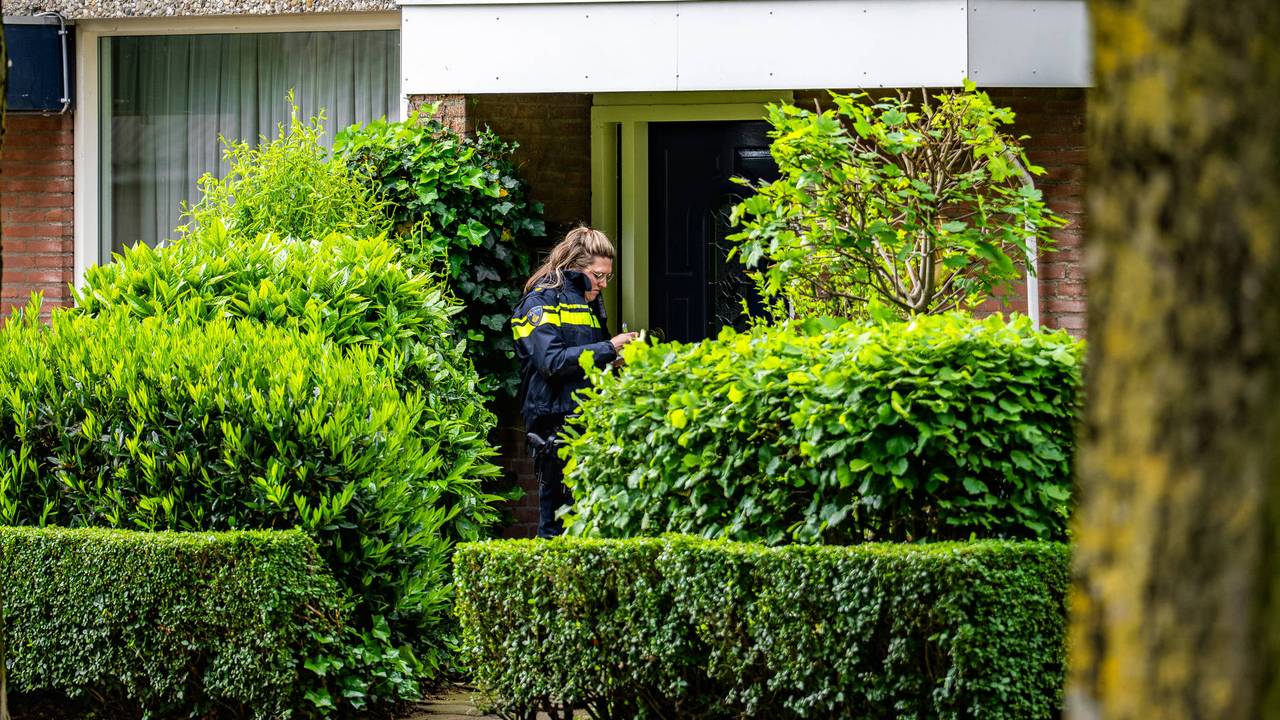 Man met spoed naar ziekenhuis na steekpartij in Oss (foto: Lucas Lammers /Persbureau Heitink).