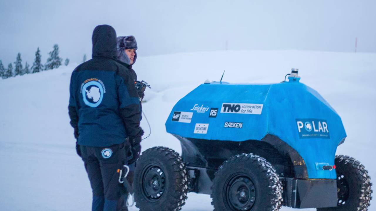 TU/e studenten tijdens testen in de sneeuw (foto: TU/e).