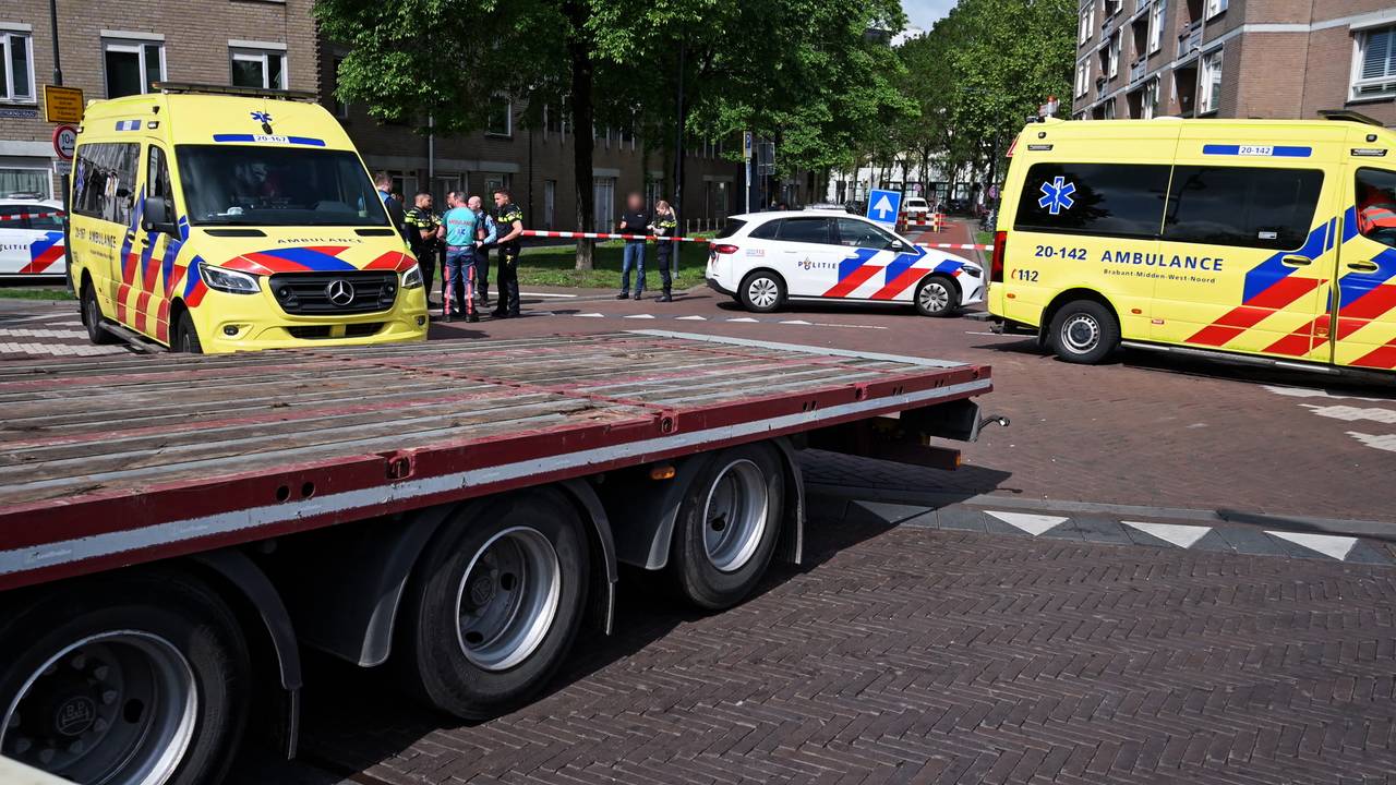 Man (75) overleden na aanrijding met vrachtwagen in Breda