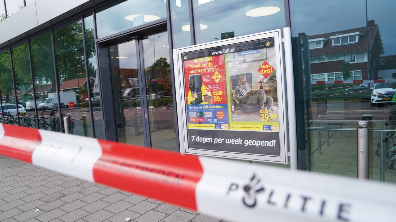 Onderzoek naar drugs tussen lading fruit in Den Bosch (foto: Bart Meesters / Persbureau Heitink).