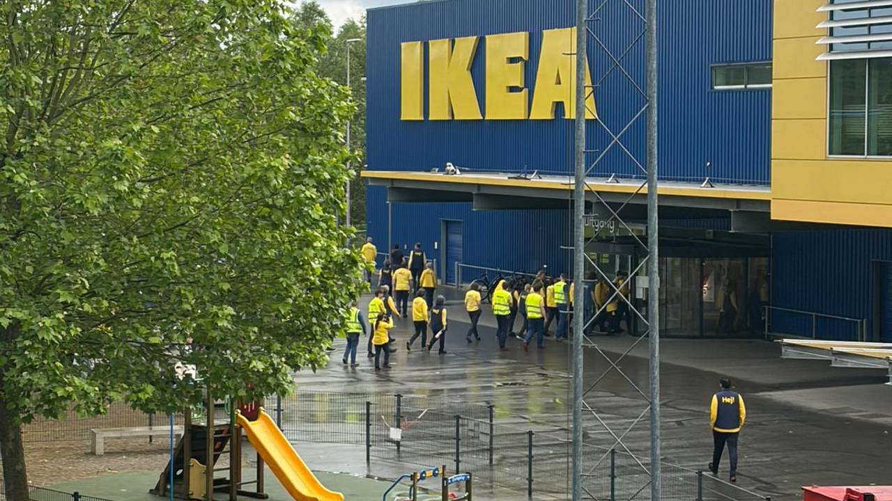 Drukte bij de IKEA in Eindhoven (foto: Noa Sophia Holl).
