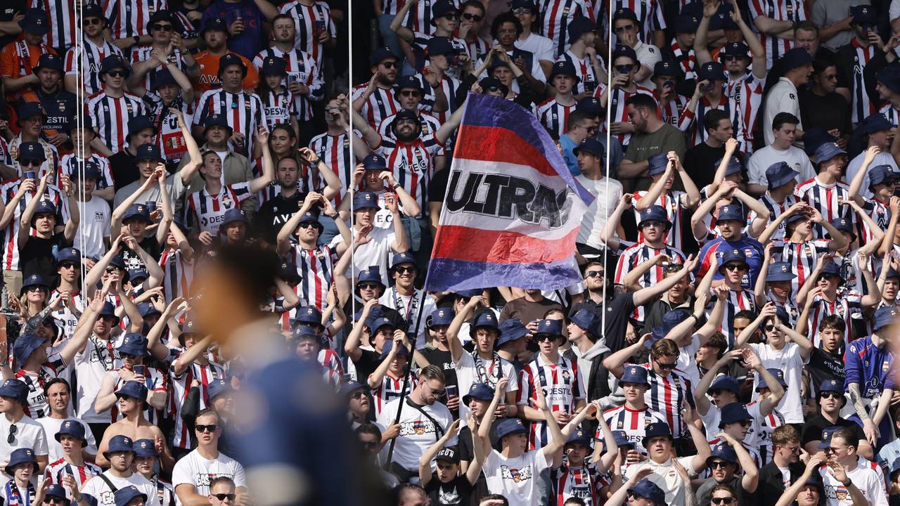 Fans van Willem II zijn zaterdag niet welkom in Volendam (foto: ANP).