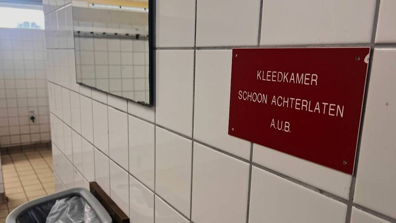 Een kleedkamer in een sportcomplex (foto: Omroep Zeeland).