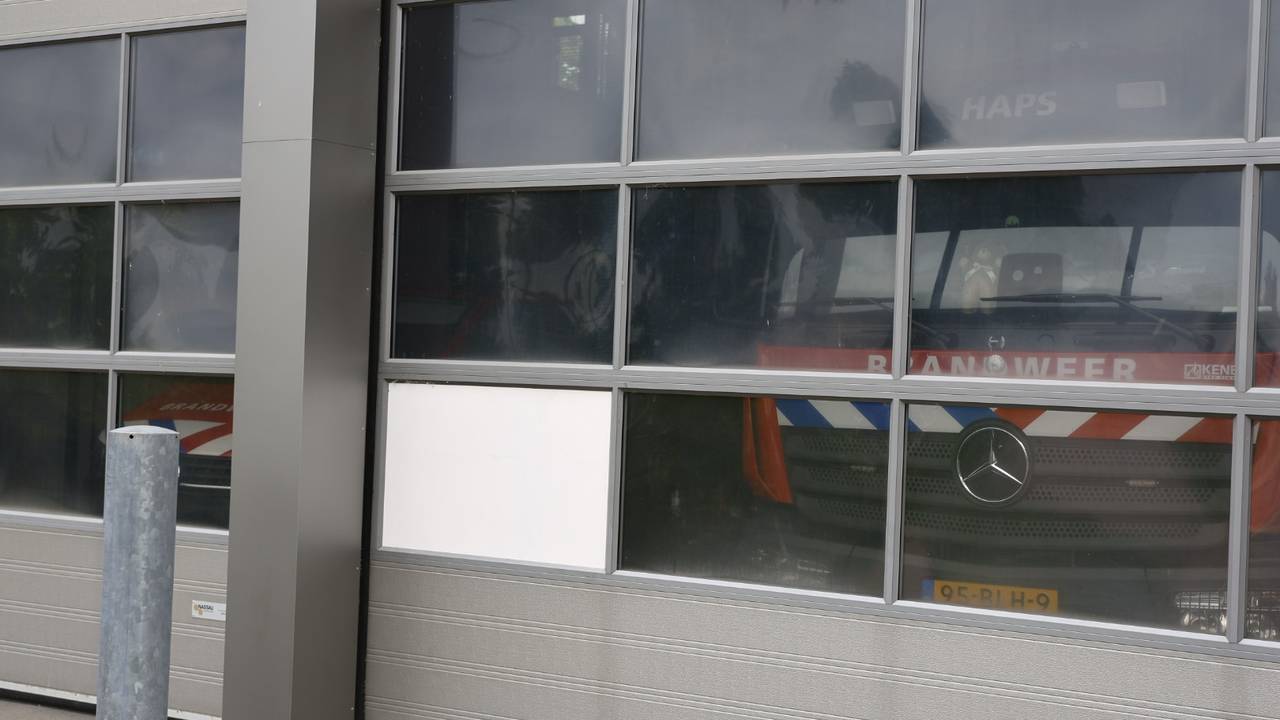 De inbrekers kwamen de brandweerkazerne binnen maar er werd niks buitgemaakt (foto: Foto: SK-Media/Persbureau Heitink).