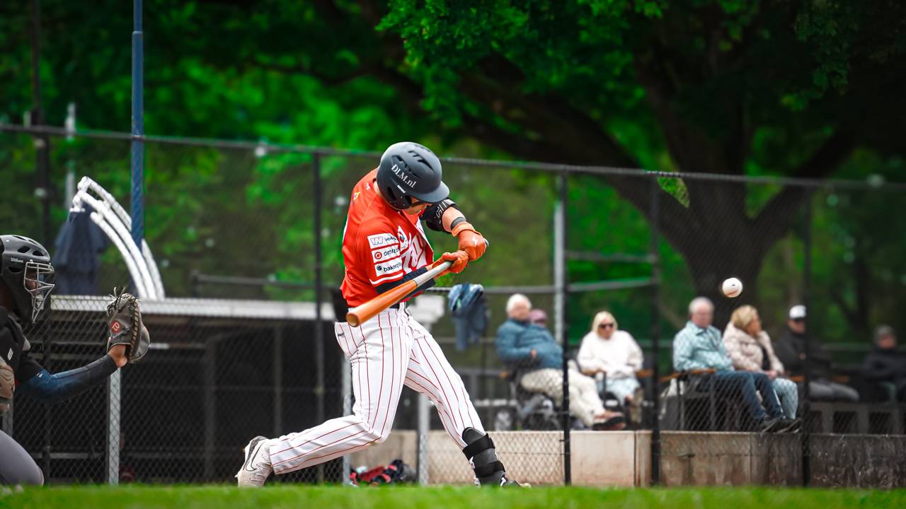 Thijmen Peters gaat met de Oosterhout Twins naar de Baseball Champions League (foto: Gijs van Zalingen / Gizzomedia).