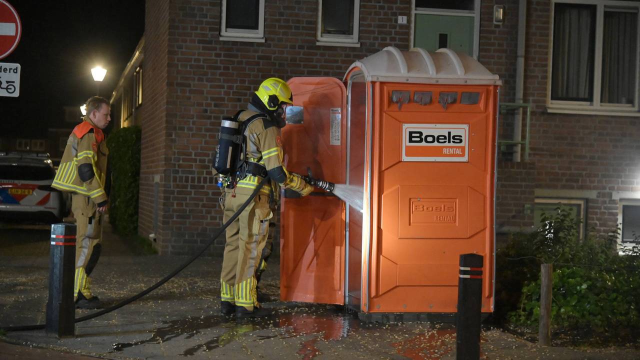 Weer geprobeerd Dixi-toilet in brand te steken in Breda