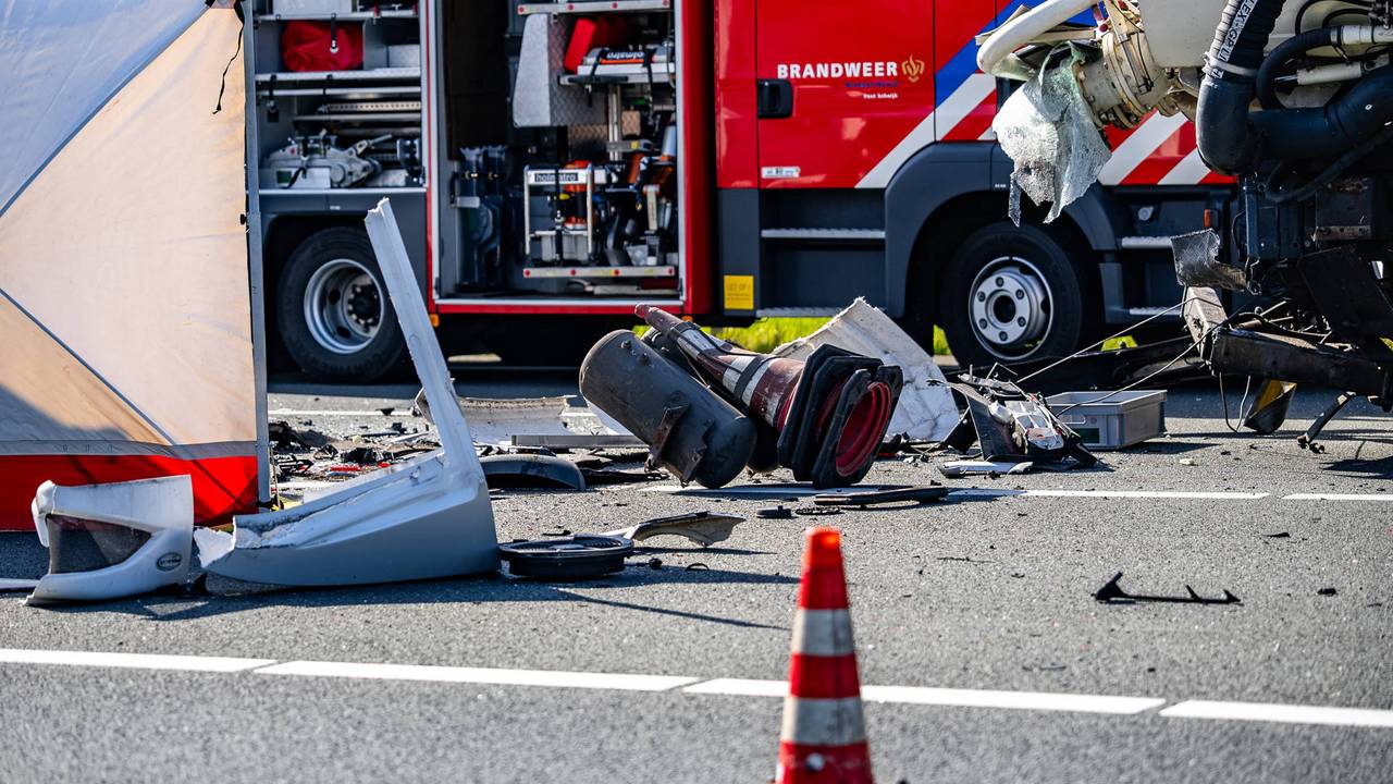 Zwaar ongeluk op snelweg A59(foto: Lucas Lammers/Persbureau Heitink).