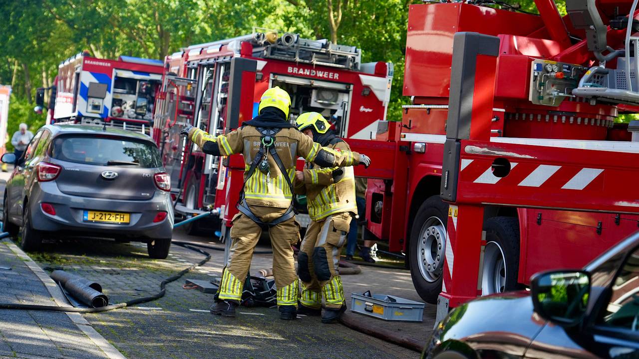 Brand in een huis in Oosterhout (foto: Jeroen Stuve/Persbureau Heitink).