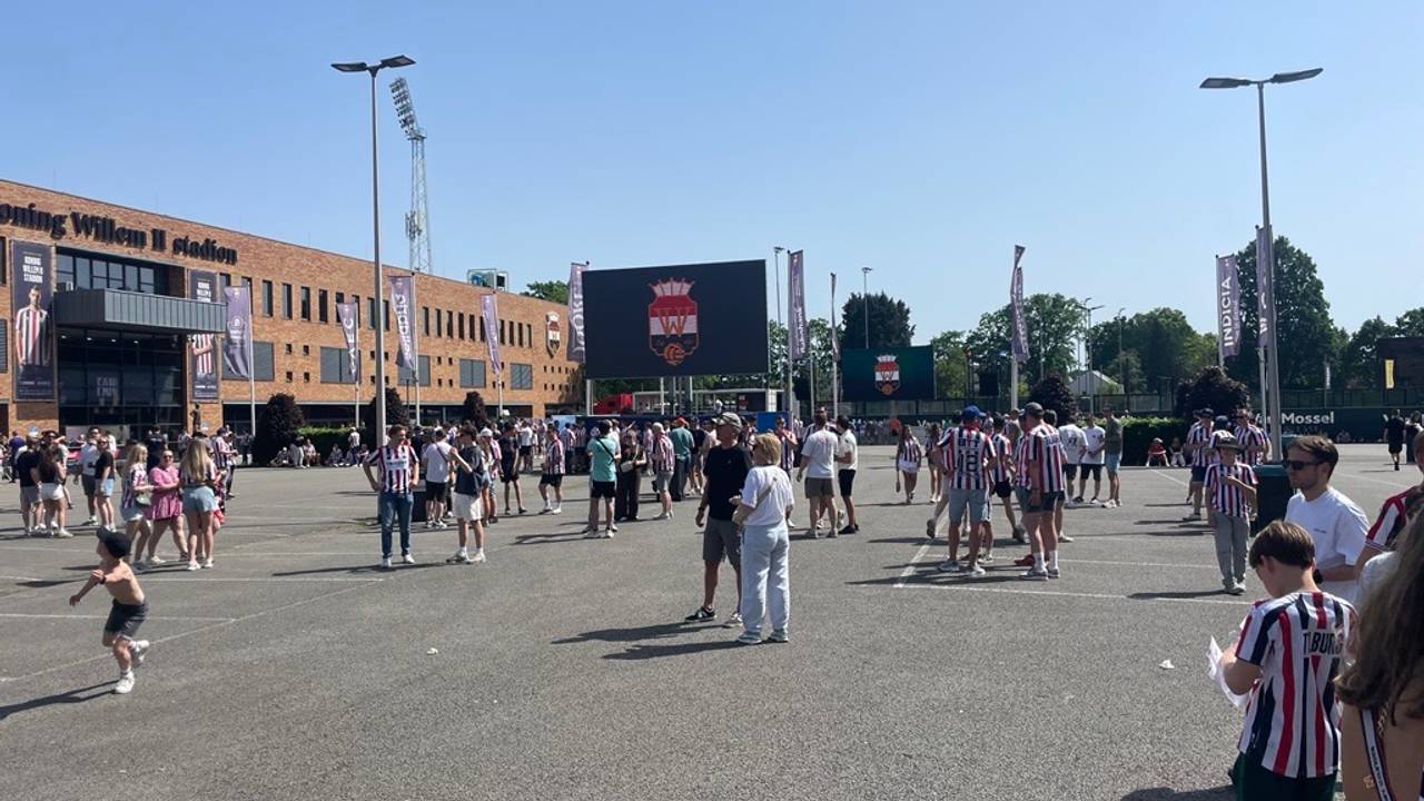 Fanplein Willem Ii stroomt vol.