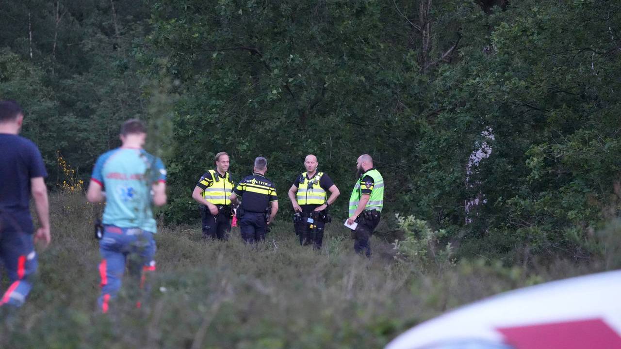 Kinderen voetbalkamp treffen overleden persoon aan tijdens bosspel (foto: Persbureau Heitink).
