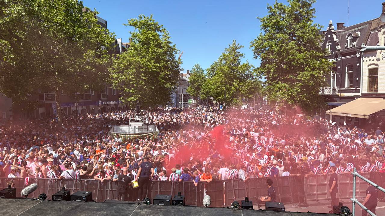 Een goed gevulde de Heuvel in Tilburg (foto: Ruud Ritzen)