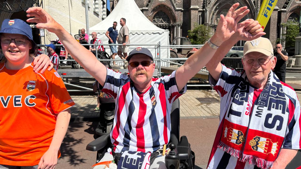 Supporters Sjaak en Frans vlakbij het podium (foto: Ruud Ritzen)