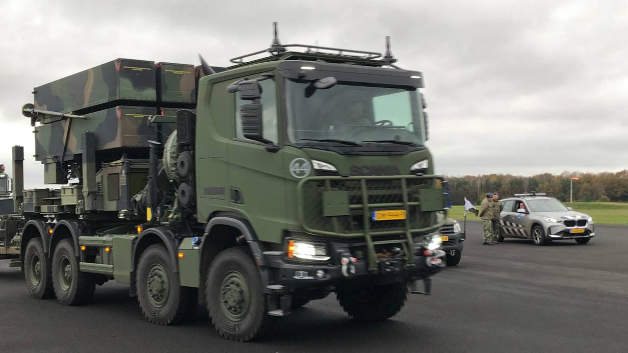 Nasams op een militaire truck op Vredepeel (foto: Willem-Jan Joachems)
