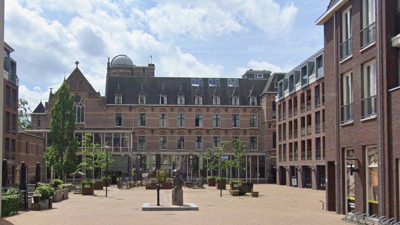 Het klooster in Oudenbosch (foto: Google Streetview).
