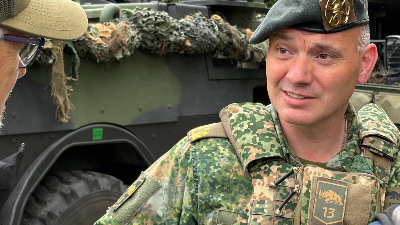 Commandant Linders bij vertrek Fighter Lion (foto: Willem-Jan Joachems)