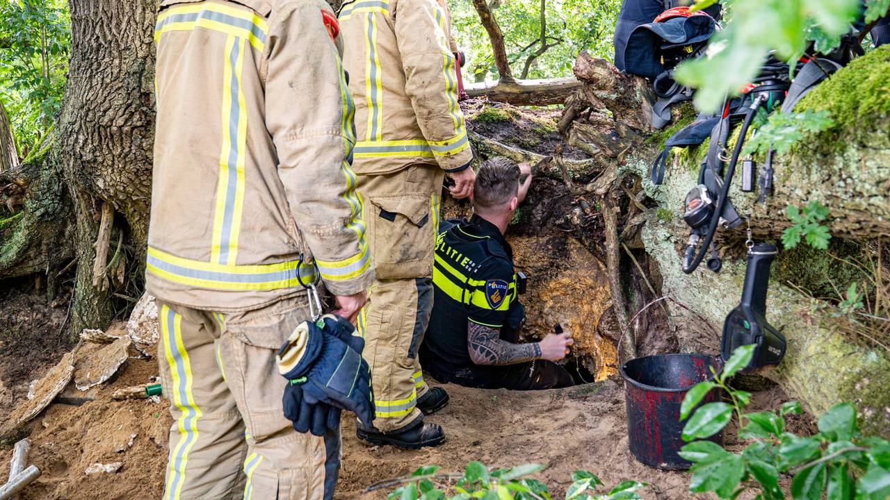Politie vindt ondergrondse 'woonplek' bij zwemplas Berkendonk in Helmond