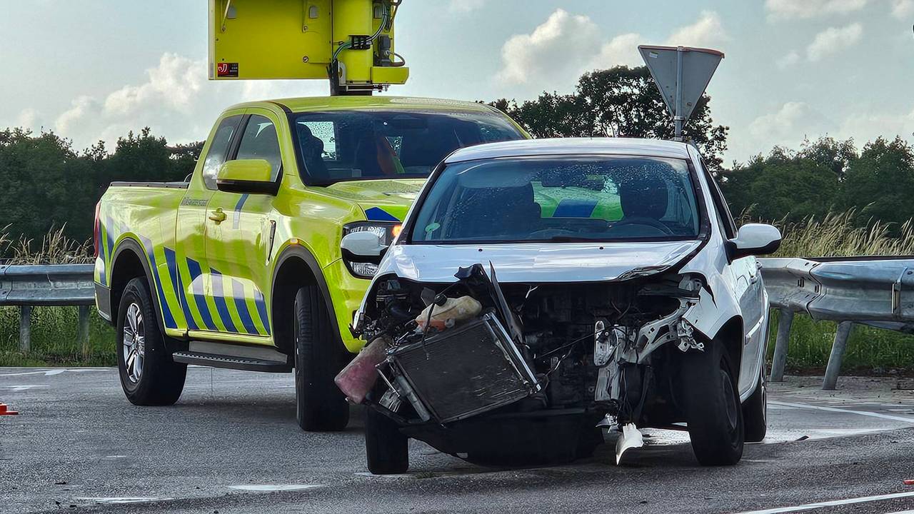 Nog een forse klapper op oprit A50 bij Veghel (foto: Addy smits / Persbureau Heitink).