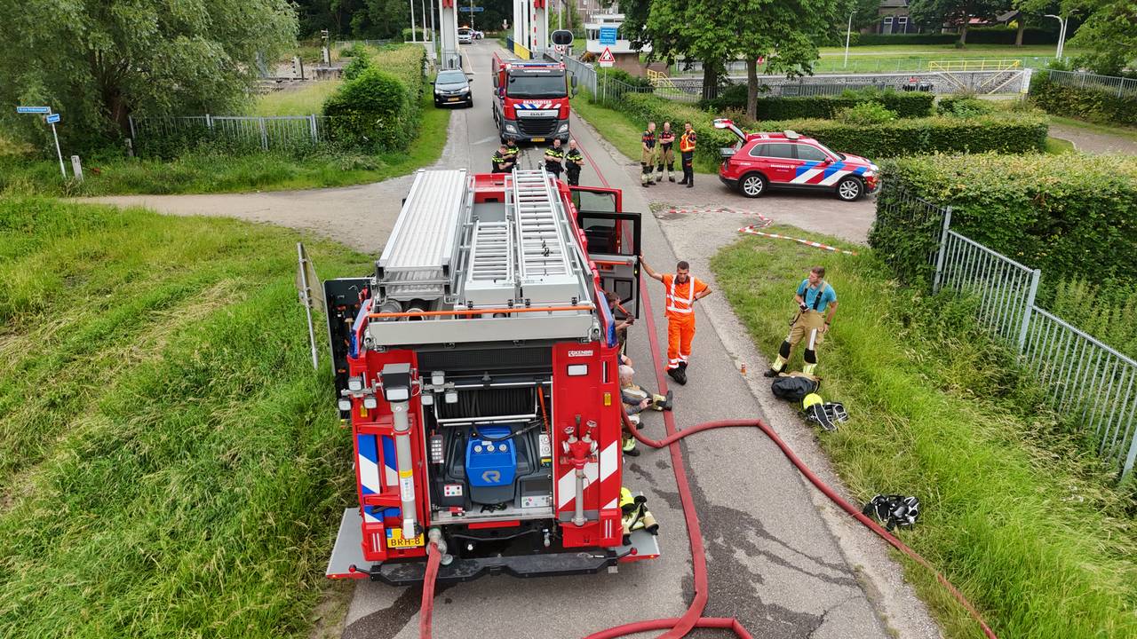 Elektrische auto uitgebrand bij Den Bosch (foto: Bart Meesters/Persbureau Heitink).