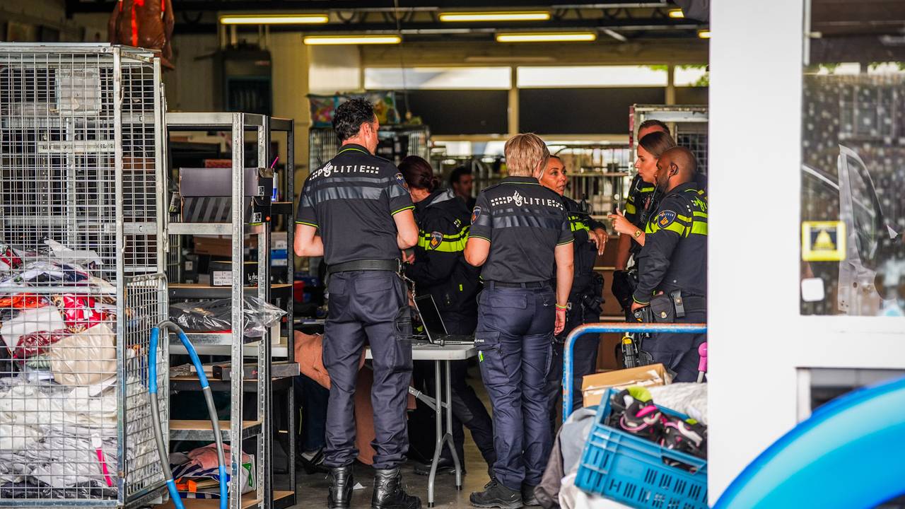 Duizenden gestolen spullen gevonden in loods in Eindhoven (foto: SQ Vision).